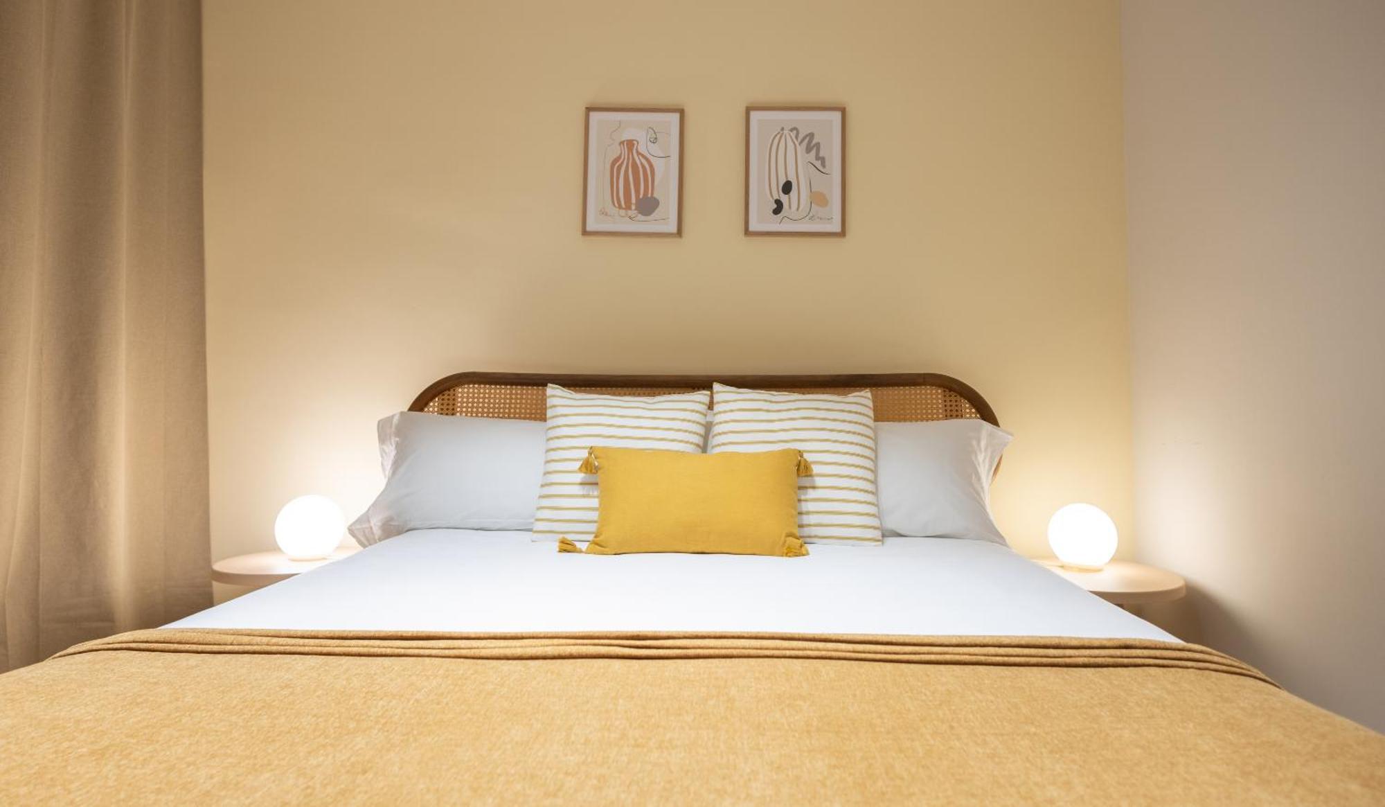 Stay U-Nique Apartments Balmes II Barcelona Ngoại thất bức ảnh