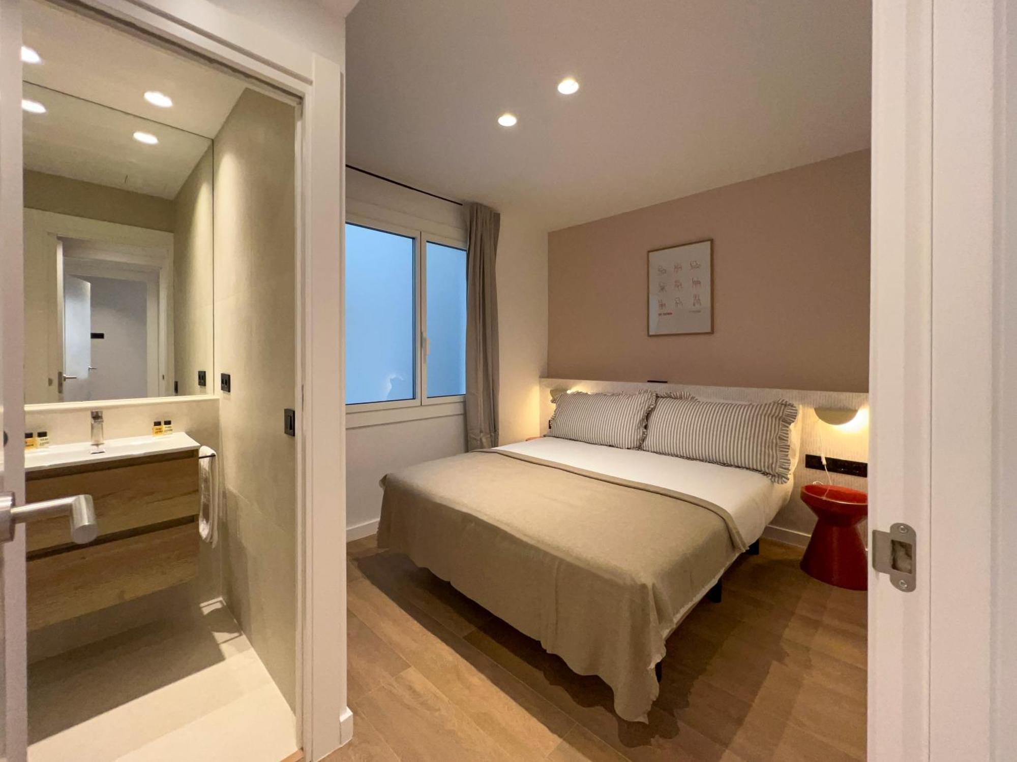 Stay U-Nique Apartments Balmes II Barcelona Ngoại thất bức ảnh