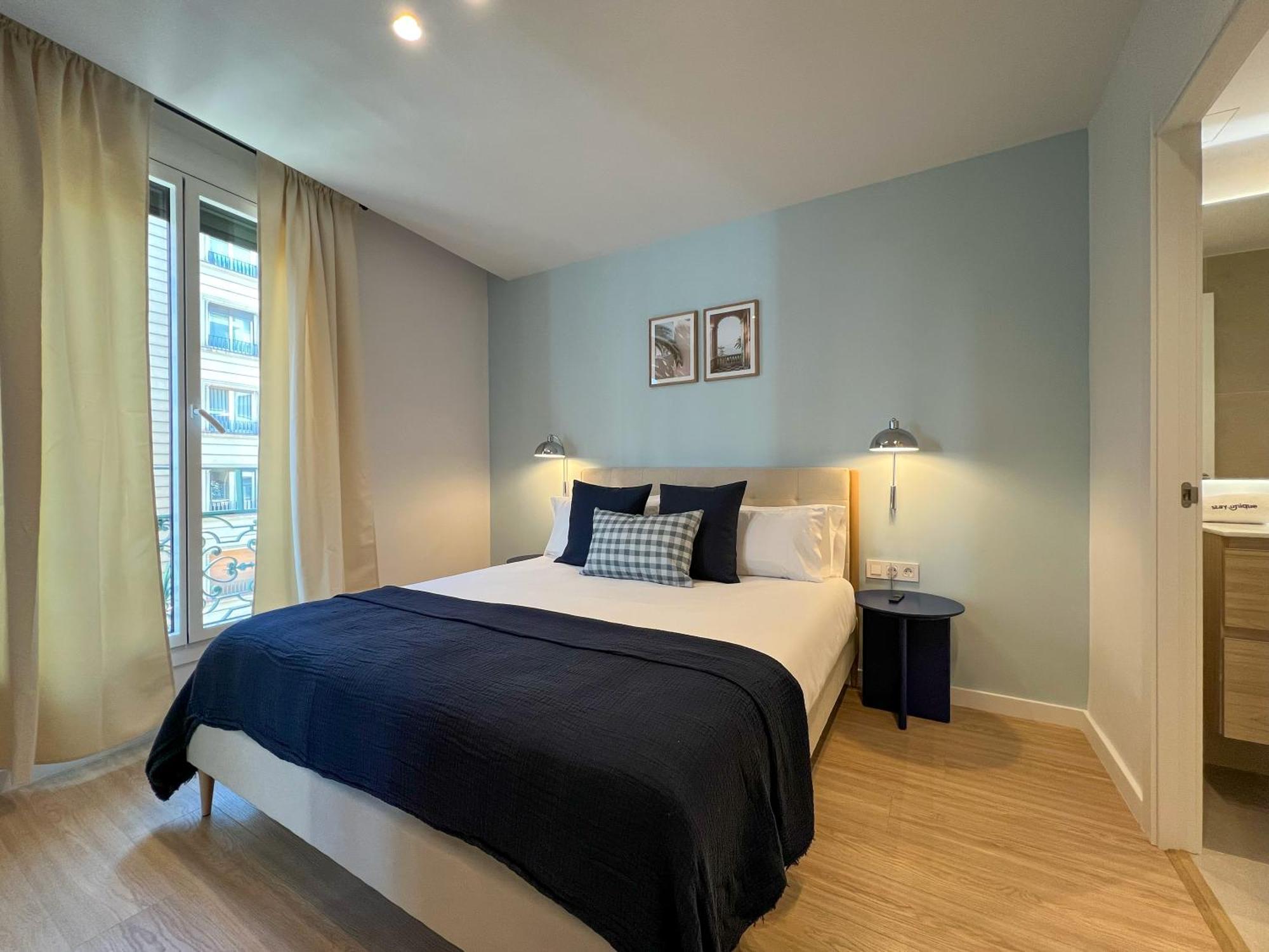 Stay U-Nique Apartments Balmes II Barcelona Ngoại thất bức ảnh