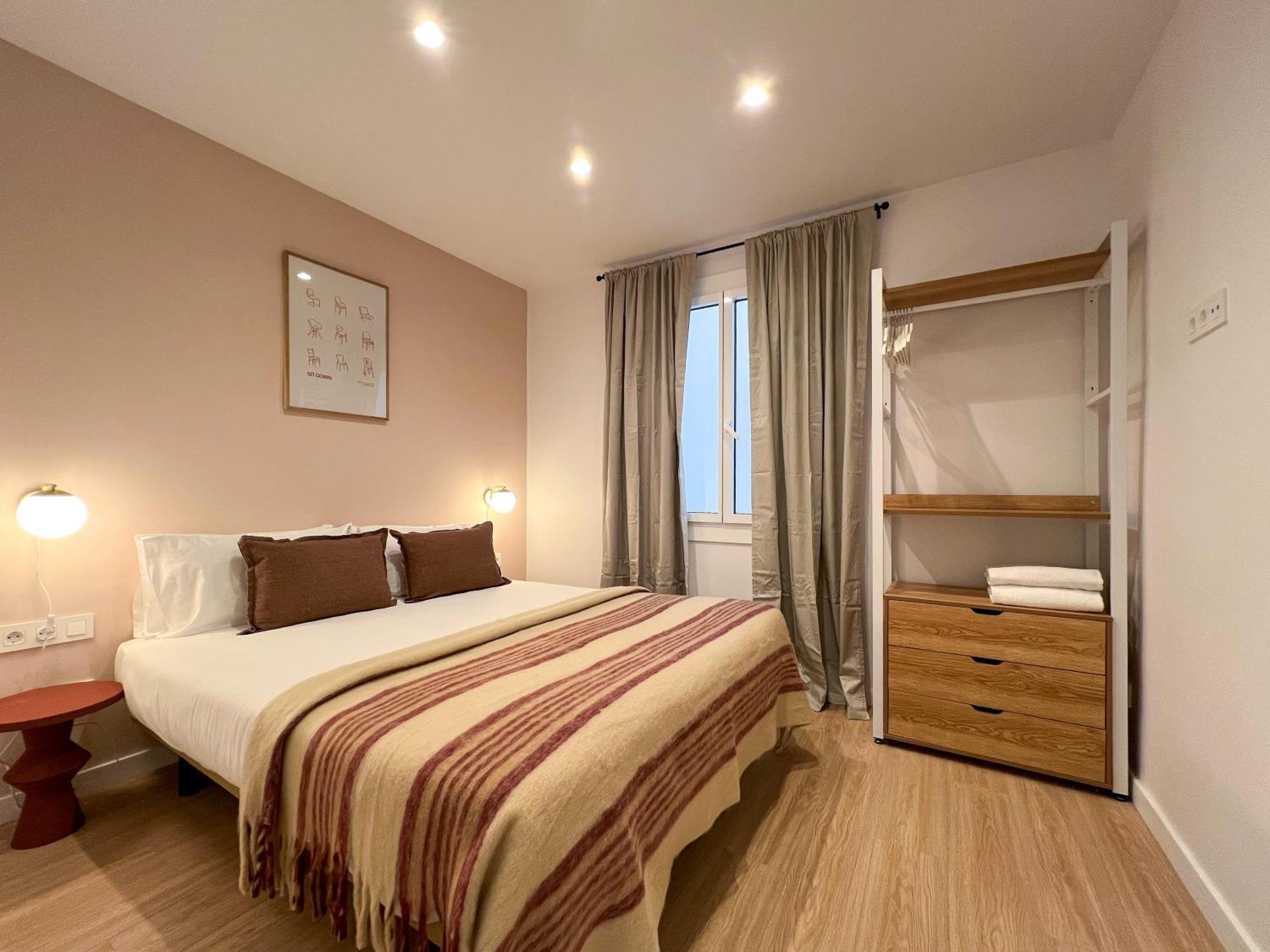 Stay U-Nique Apartments Balmes II Barcelona Ngoại thất bức ảnh