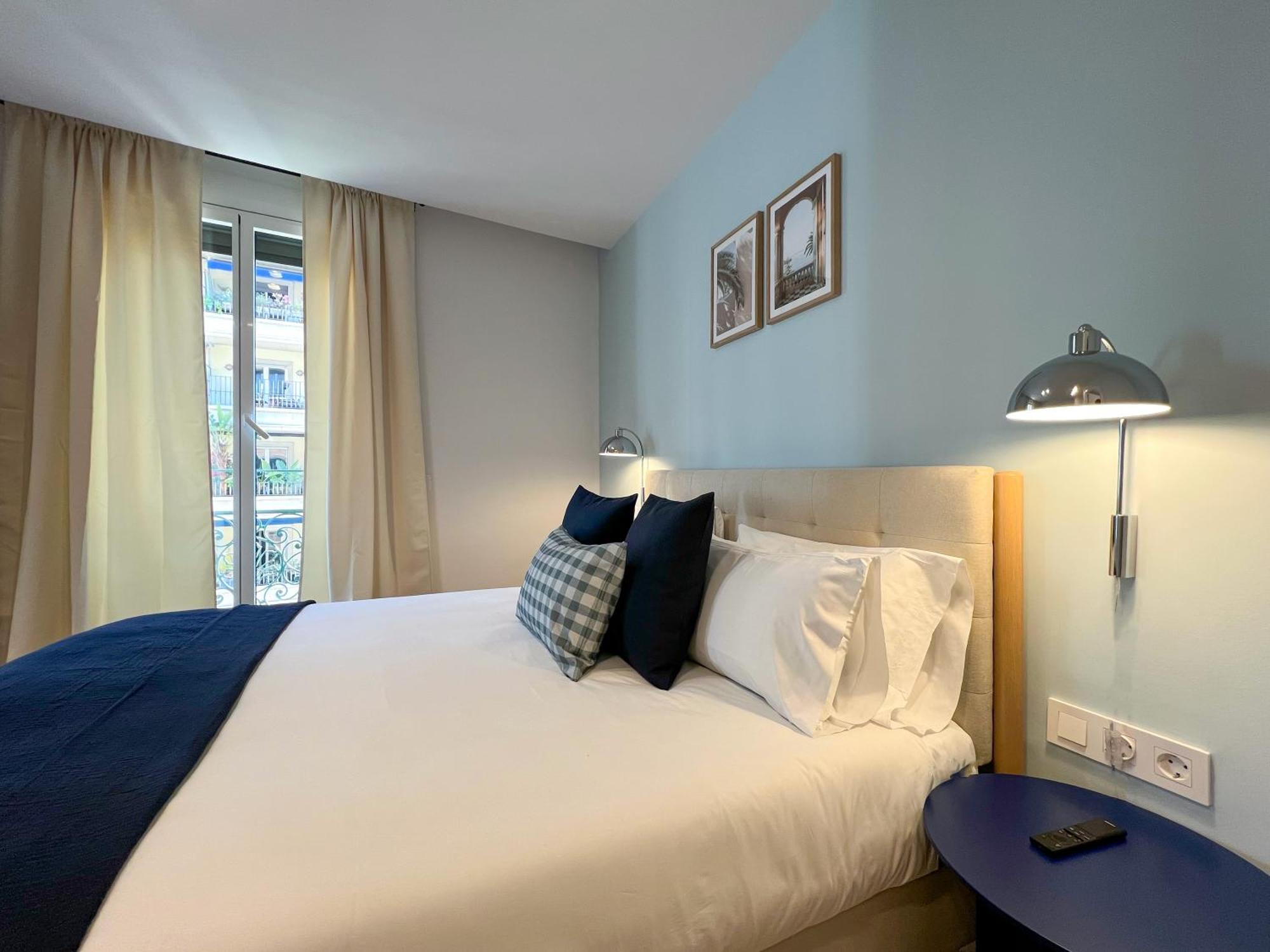 Stay U-Nique Apartments Balmes II Barcelona Ngoại thất bức ảnh